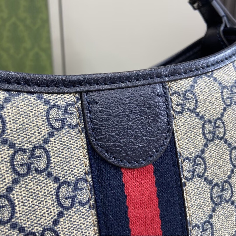 Gucci Boige Monogram Shoulder Bag - Picture 5 of 8